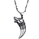 Collier avec un loup