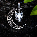 collier loup symbole lunaire