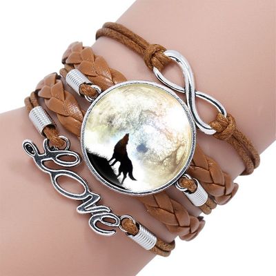 Bracelet avec un loup